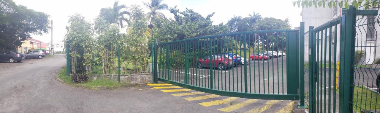 Appartement Centre Guadeloupe, Accessible Et Proche Les Abymes Exterior foto